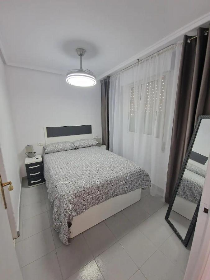 Almudena Apartments 또레비에하 외부 사진