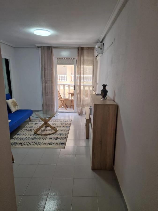 Almudena Apartments 또레비에하 외부 사진