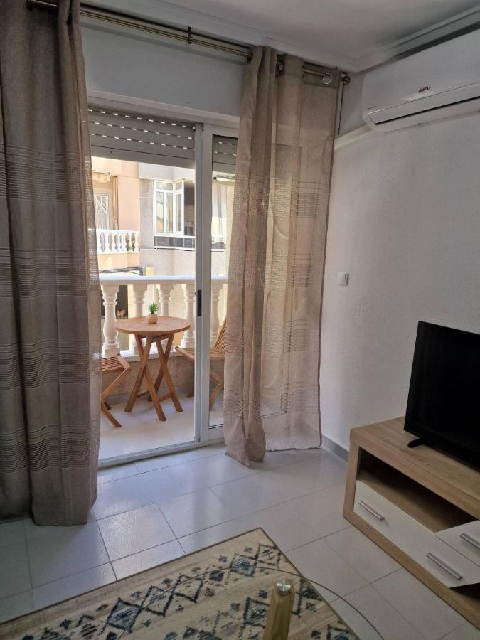 Almudena Apartments 또레비에하 외부 사진