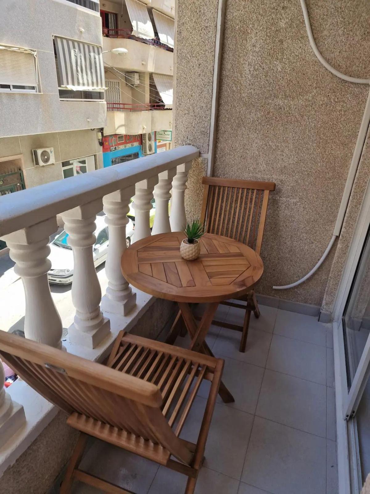 Almudena Apartments 또레비에하 외부 사진